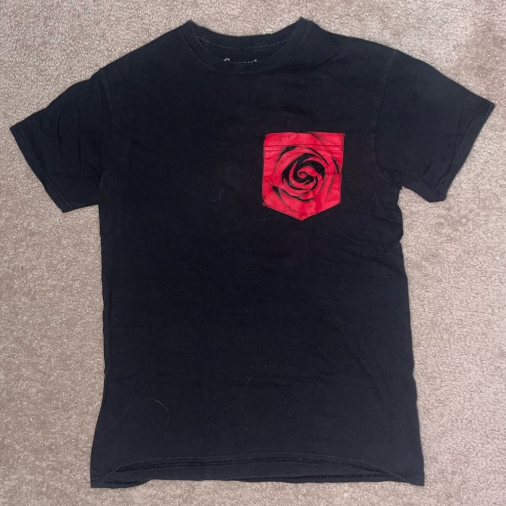 Used Men’s Small Empyre Rose Pocket Black Shirt